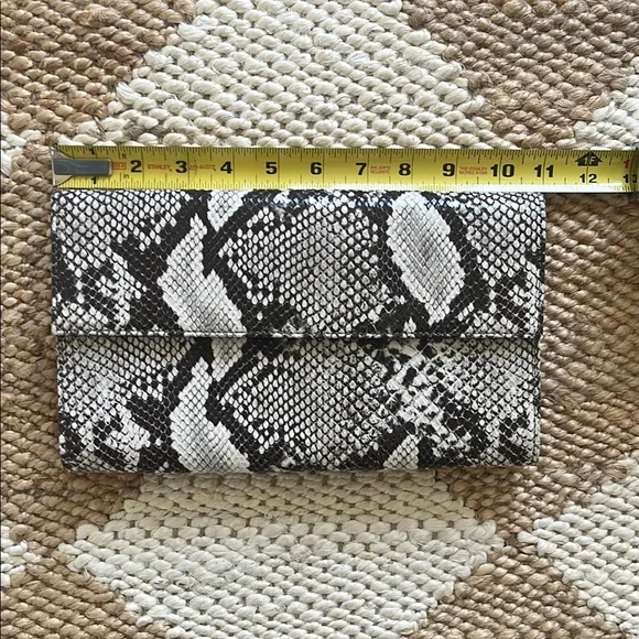 NWT Brooks Brothers Snakeskin Print Foldover/Envelope Leather Clutch - Picture 14 of 15